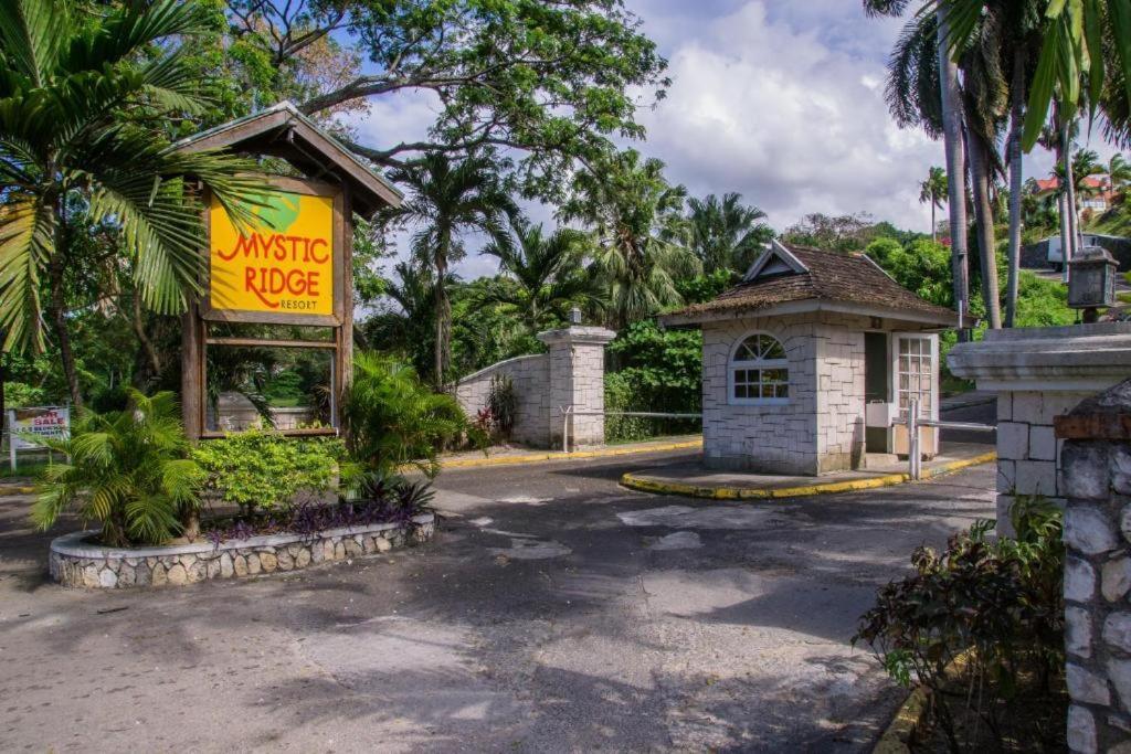 Mystic Ridge Apt 2 Plus 6 Ocho Rios Esterno foto